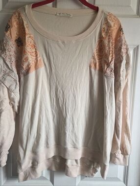 We The Free Cream Top with Peach Paisley Shoulder Panels sz small